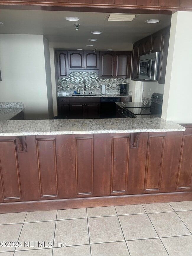1513 Ocean Shore Blvd in Ormond Beach, FL - Building Photo - Building Photo