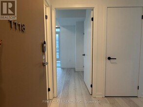 1 Quarrington Ln in North York, ON - Building Photo - Building Photo