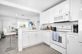 5515 Spruce Ave in West Palm Beach, FL - Foto de edificio - Building Photo