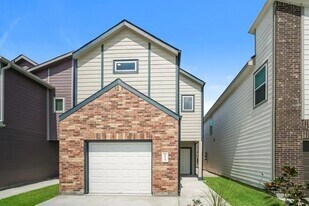 15234 Estrella Rd W in Houston, TX - Building Photo