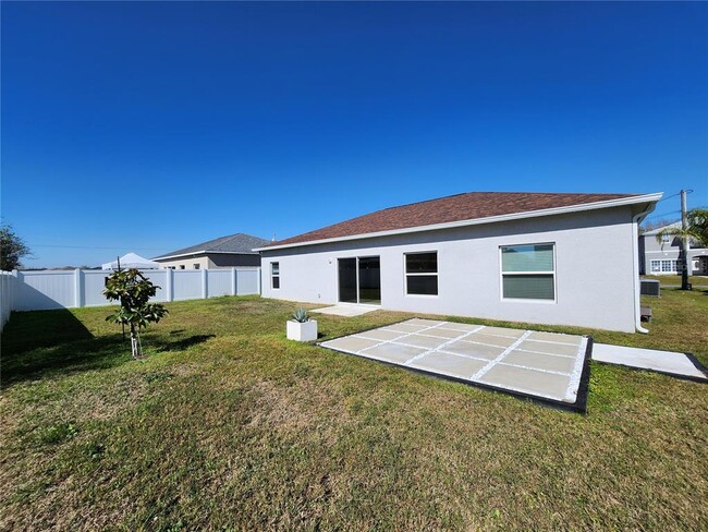 480 Britten Dr in Poinciana, FL - Building Photo - Building Photo