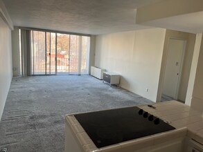 8 Hillside Ave-Unit -506 in Salt Lake City, UT - Building Photo - Building Photo