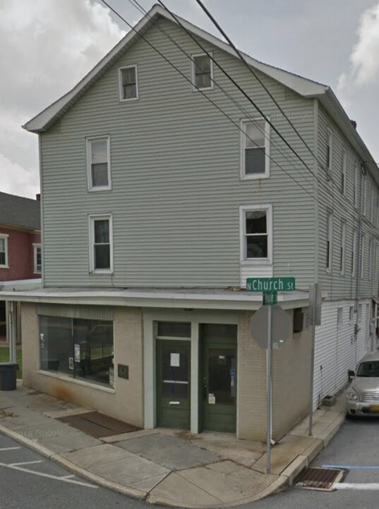 14 N Church St in Ephrata, PA - Building Photo