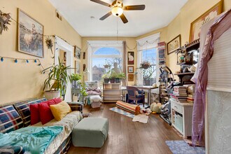 2735 W Potomac Ave in Chicago, IL - Building Photo - Building Photo