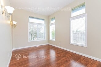 3525 Crystal Ridge Dr SE in Puyallup, WA - Building Photo - Building Photo