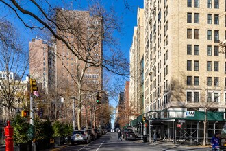 60 Gramercy Park North in New York, NY - Foto de edificio - Building Photo