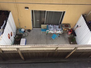 727 E Tujunga Ave in Burbank, CA - Building Photo - Building Photo