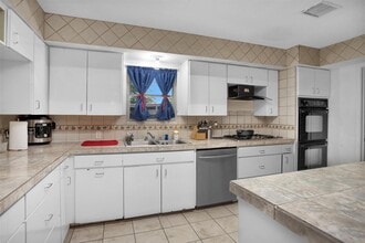 1725 Strawn Rd in Houston, TX - Building Photo - Building Photo