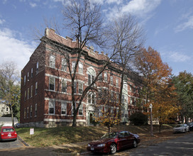 Sherwood Court Apartments in St. Louis, MO - Building Photo - Building Photo