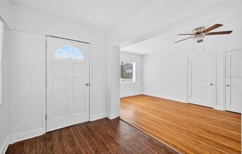 5517 Gulfport Blvd S in Gulfport, FL - Building Photo - Building Photo