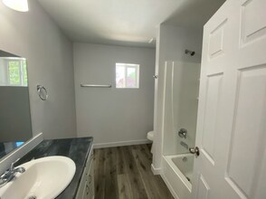 11693 S Redwood Rd in South Jordan, UT - Building Photo - Building Photo