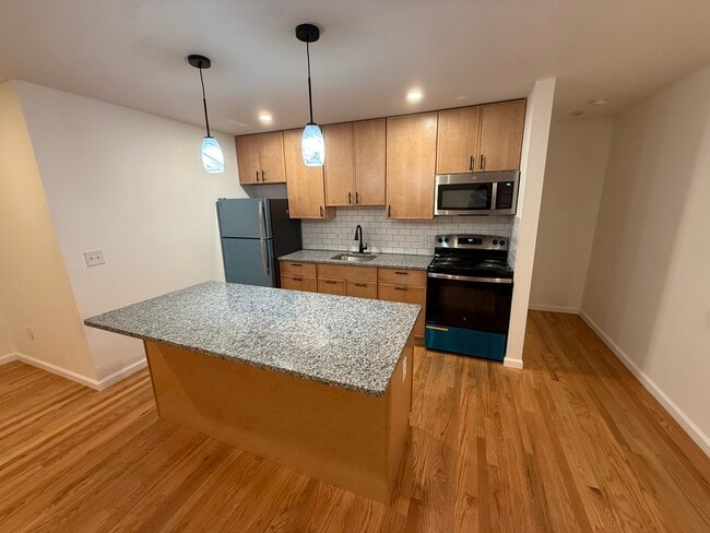 350 S Wood Ave
