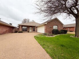 708 Nandina Way in Waxahachie, TX - Building Photo
