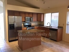5941 E Kelton Ln in Scottsdale, AZ - Foto de edificio - Building Photo