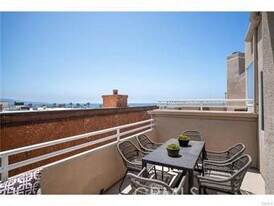 1344 Manhattan Ave in Hermosa Beach, CA - Building Photo