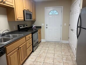 112 Lakeview Commons Dr in Statesboro, GA - Building Photo - Building Photo