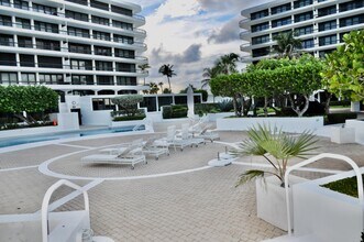2660 S Ocean Blvd in Palm Beach, FL - Building Photo - Building Photo