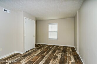 2913 Dumesnil St in Louisville, KY - Building Photo - Building Photo