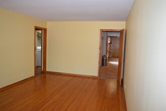 7015 Carvel Ln in Houston, TX - Building Photo - Building Photo