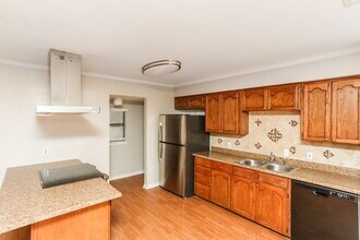 919 Highcrest Dr in Arlington, TX - Building Photo - Building Photo