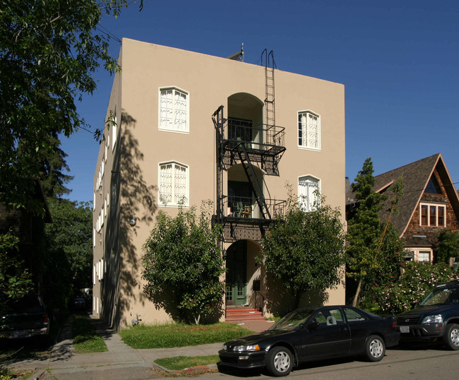 2610 Etna St in Berkeley, CA - Building Photo - Building Photo