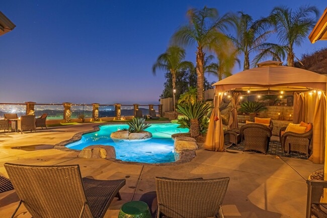 property at 27495 Linnel Ln