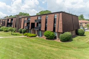 The Lodge Condominiums in Louisville, KY - Building Photo