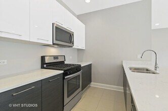 833 Laurel Ave in Highland Park, IL - Building Photo - Building Photo