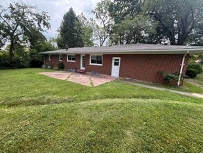 4521 Eisenhower Pl in Middletown, OH - Building Photo - Building Photo