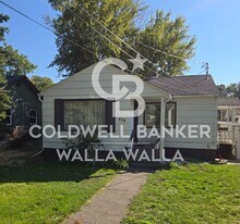 426 SE 4th St in College Place, WA - Building Photo