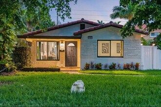 1107 Lincoln St in Hollywood, FL - Building Photo - Building Photo