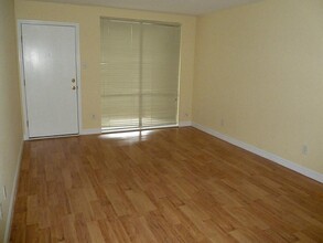 4643 Wild Indigo St in Houston, TX - Building Photo - Building Photo