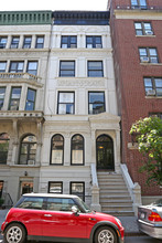 132 W 75th St in New York, NY - Building Photo - Building Photo