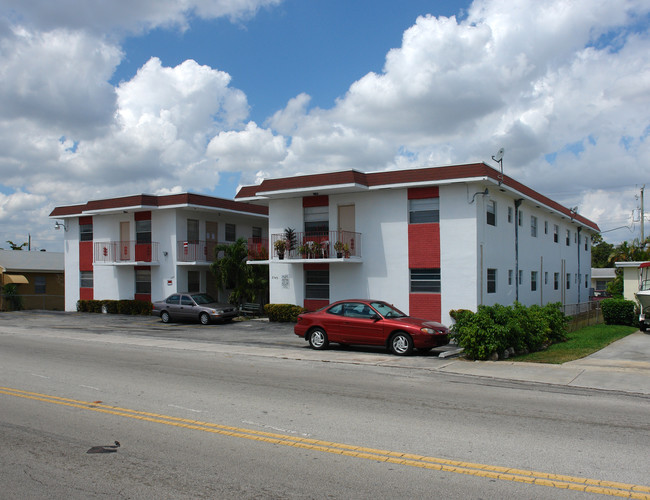 2545 Taft St in Hollywood, FL - Foto de edificio - Building Photo