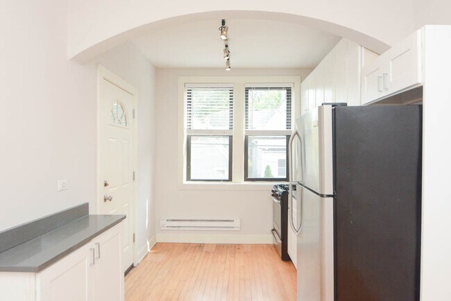 2324 N Rockwell St in Chicago, IL - Building Photo - Building Photo