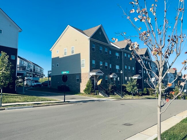 3338 Tasker Dr in Antioch, TN - Building Photo - Building Photo