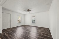 11922 Greenglen Dr in Houston, TX - Building Photo - Building Photo