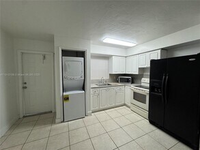 334 E 2nd St in Hialeah, FL - Building Photo - Building Photo