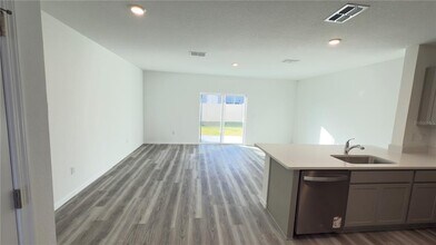 31262 Midnight Sun Wy in Wesley Chapel, FL - Building Photo - Building Photo