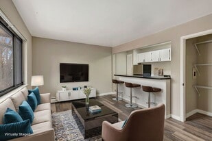 2843 Cypress Way in Cincinnati, OH - Building Photo