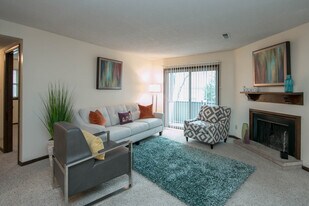 1114 Fremont St in Manhattan, KS - Building Photo