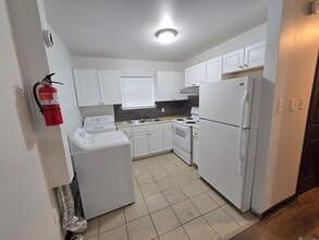 947 Grebe St, Unit 4 in Baton Rouge, LA - Foto de edificio - Building Photo