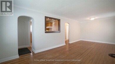 9 Barrett Rd in Toronto, ON - Building Photo - Building Photo