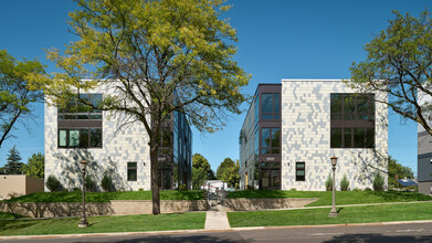 Montgomery Place in St. Paul, MN - Foto de edificio - Building Photo