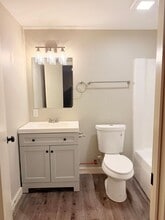 29 Cross St in Quechee, VT - Building Photo - Interior Photo