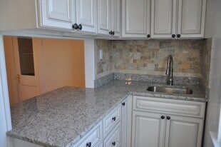 6330 Frederick Rd, Unit 2nd Floor in Catonsville, MD - Building Photo
