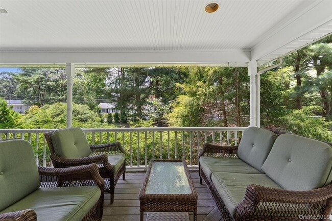 63 Roseland Ln in East Patchogue, NY - Building Photo - Building Photo