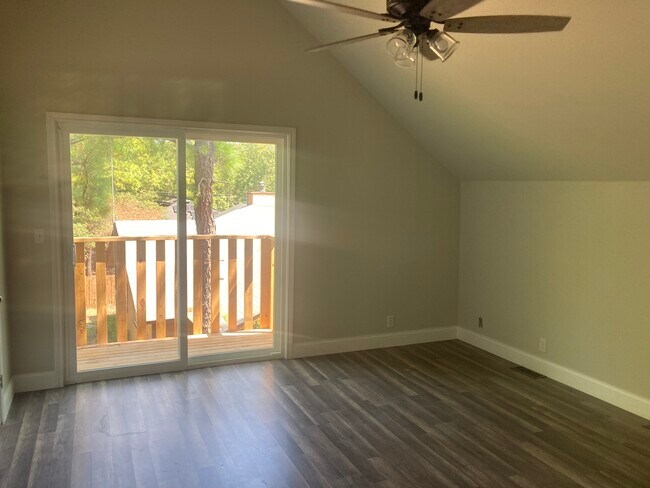 112 S Kaupo Dr in Bastrop, TX - Building Photo - Building Photo