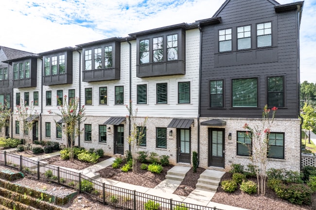 6605 Beacon Dr in Sandy Springs, GA - Building Photo - Building Photo