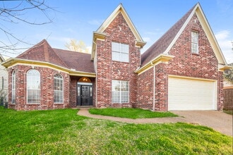 10222 Green Moss Dr N in Cordova, TN - Foto de edificio - Building Photo